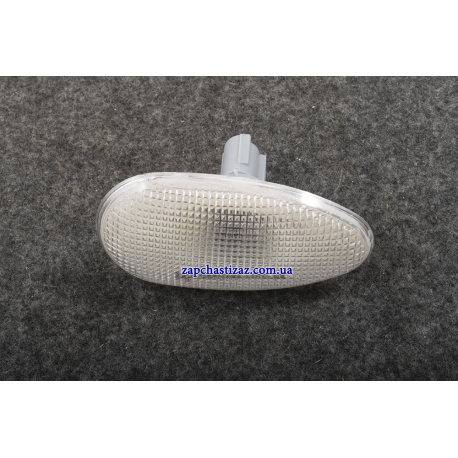 Повторитель поворота Ланос белый Genuine 389668