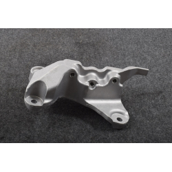 Кронштейн передньої правої подушки двигуна Круз 1.6 LDE 1.8 2H0 GM